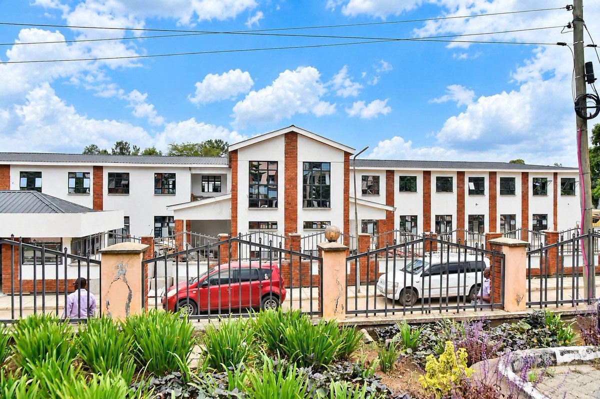 Elizabe18308051's tweet photo. What does better healthcare mean for Nakuru residents? Modern facilities, faster emergency response and specialised care. Governor Susan Kihika is delivering through the NCRTH Trauma Centre, new Level 4 hospitals and upgraded dispensaries.
#LivingThePromise #TransformingNakuru https://t.co/AfP1rbCBOA
