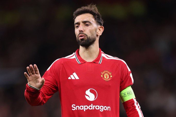 Indomanutd_BDG's tweet photo. Ternyata Bruno udah cedera selama 3 minggu belakangan ini, malah hampir absen pas lawan City sama Fulham, tapi akhirnya lolos tes kebugaran di menit-menit akhir.

pantes rada underperform el capitano 🙃 https://t.co/s3jDUTYX6Q