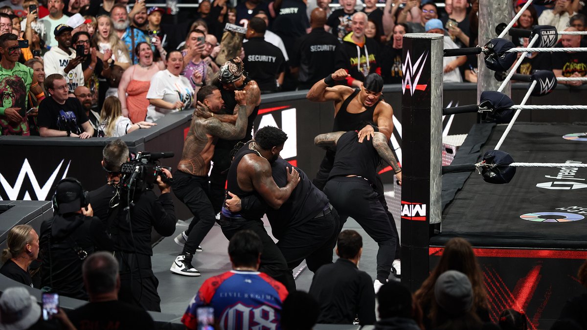 WWEAustralia's tweet photo. Today on #WWERaw, Bronson Reed accepted Oba Femi’s challenge for #MITB PLUS The Bloodline and 946 went to WAR! 

FULL RESULTS: https://t.co/bFROtMVvrj https://t.co/Hlgyb1hWZy