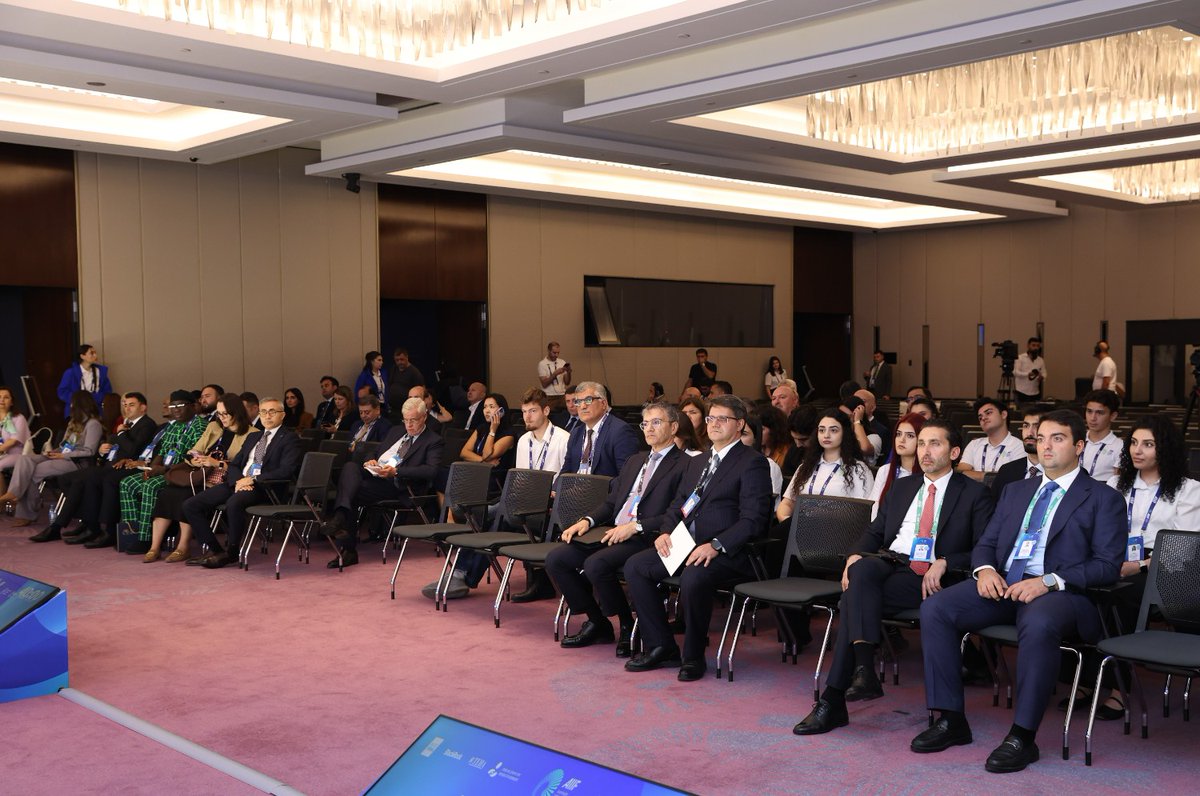 azpromoaz's tweet photo. Kritik xammal resurslarının iqtisadi təhlükəsizlikdə rolu müzakirə olunub

Ətraflı - https://t.co/XQqRJrAfsr

#EconomyAz #AZPROMO #AIIF2026 https://t.co/bCBFMqtPJB