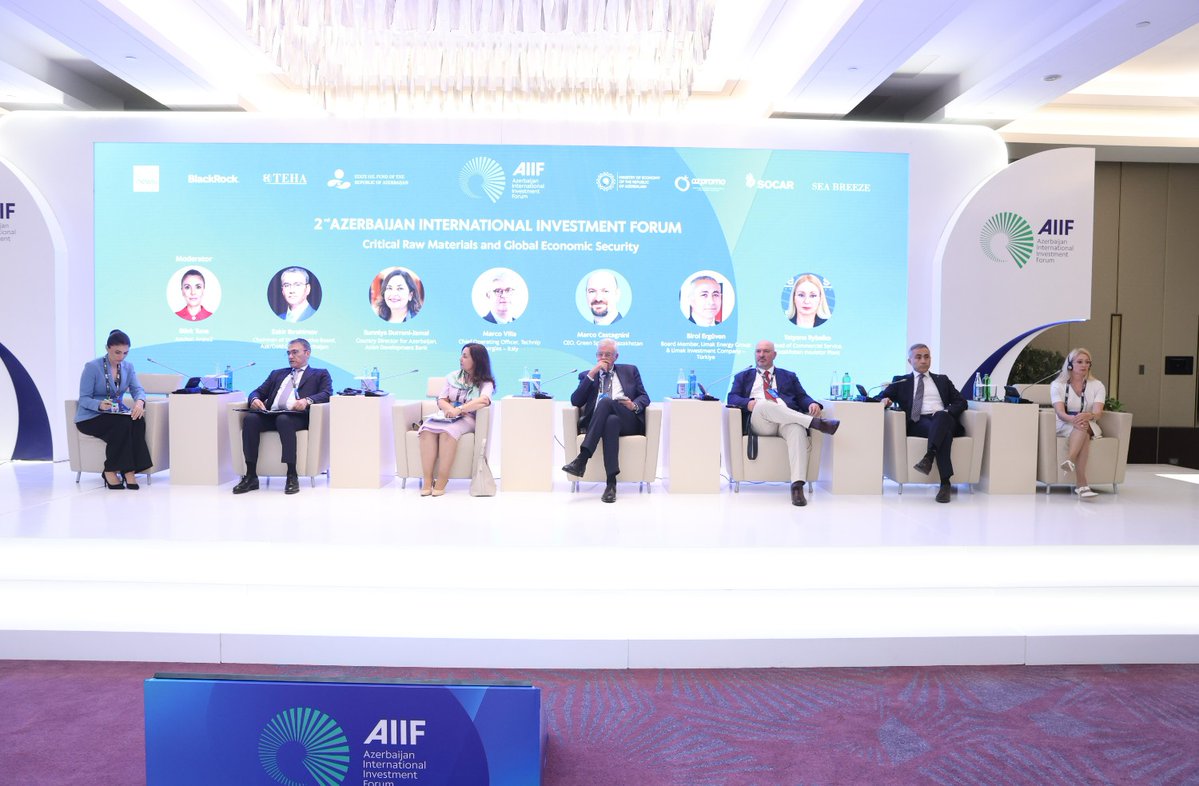 azpromoaz's tweet photo. Kritik xammal resurslarının iqtisadi təhlükəsizlikdə rolu müzakirə olunub

Ətraflı - https://t.co/XQqRJrAfsr

#EconomyAz #AZPROMO #AIIF2026 https://t.co/bCBFMqtPJB
