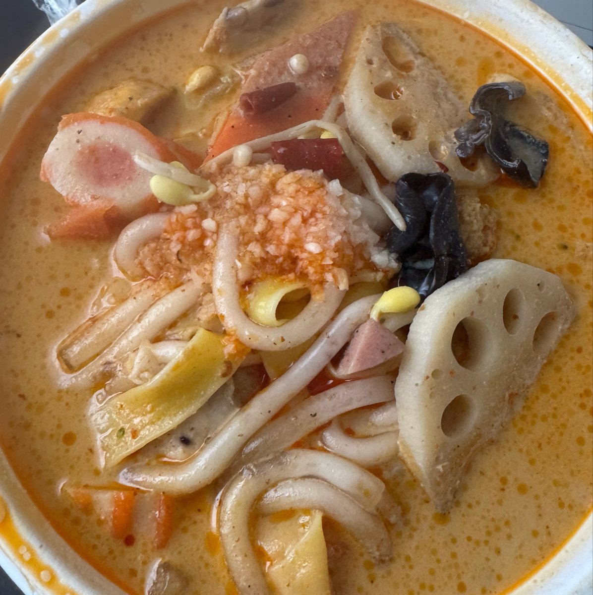 doyuloves's tweet photo. 이딴게 마..라 탕?
매운맛존재하지않고, 그냥마늘넣은땅콩국밥임 https://t.co/evMCrsainK