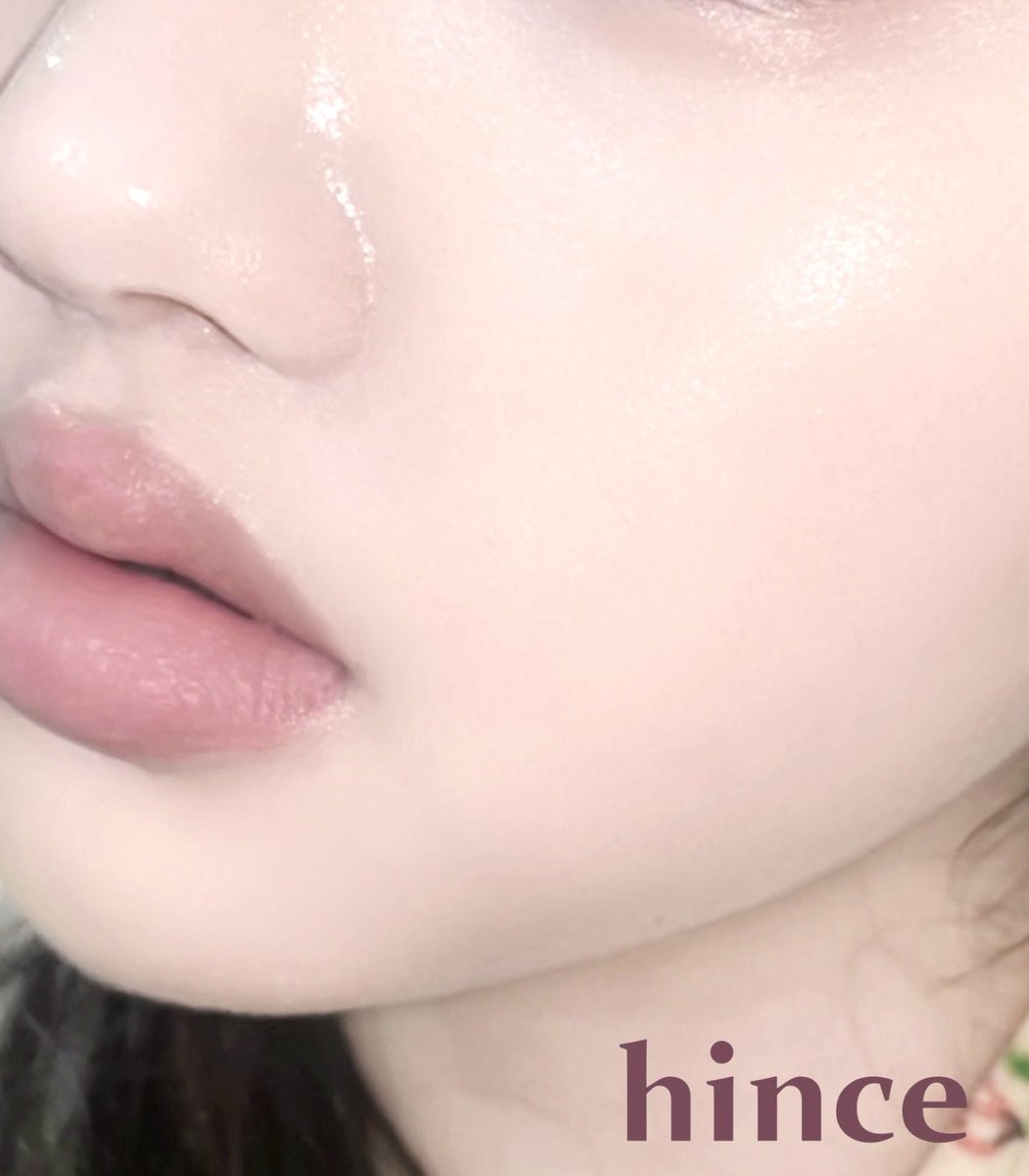 ommunnn's tweet photo. [ 제품제공 ] #RT이벤트 

#RT 해주신 팔로워 5️⃣분께 힌스(@hince_official) 누 글로우 화이트 쿠션을 보내드려요🤍

지난 8월에 소개한 힌스 화쿠.ᐟ
한여름에 글로우? 으심되.. 상태였던 강경매트파인 저까지 홀린 고능한 쿠션인데요〰️

번들거리는 기름광 아니고 확실한 수분광에, 커버력, 지속력, 피부표현까지 제가 알던 글로우 쿠션과는 너무 달라서(p) 한여름에 글로우 쿠션 내는 힌스 기개 인정하게 됨🙂‍↕️

🗯️제가 처음으로 아랑하게 된 글로우 쿠션이라, 같이 쓰면 좋을 것 같아서 영업하러 달려왔어요✨