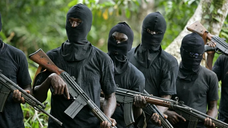 PoliticsA6's tweet photo. Three women were killed and another person injured after armed men attacked a mining site in Rakum, Barkin Ladi Local Government Area of Plateau State.

#Nigeria #Plateau #Security https://t.co/oq3jqoB1HT