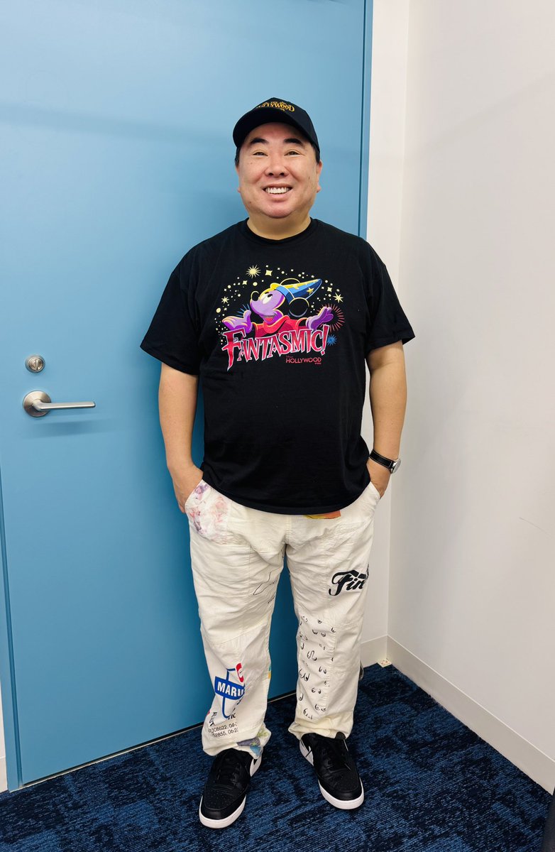 tsukajimuga's tweet photo. 本日も
ディズニー・ワールド　グッズ
ファンタズミック!Tシャツ https://t.co/xTAcku3jou