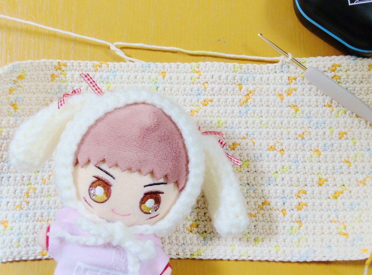 achillea_nui's tweet photo. 突然作りたくなって、ブックカバー編み始めました🧶(作業の息抜きに編み物😂)文庫サイズです📖 https://t.co/ae4PmmLvzM