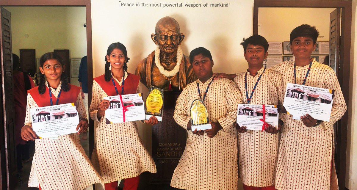 ishavidhya's tweet photo. Swadeshi Champions

At an inter-school Swadeshi Day contest organized by the Mahatma Gandhi Memorial Centre, five Isha Vidhya Coimbatore students won prizes for innovative product designs and a digital story about how villages can develop through self-employment. https://t.co/iijUBJXz6A