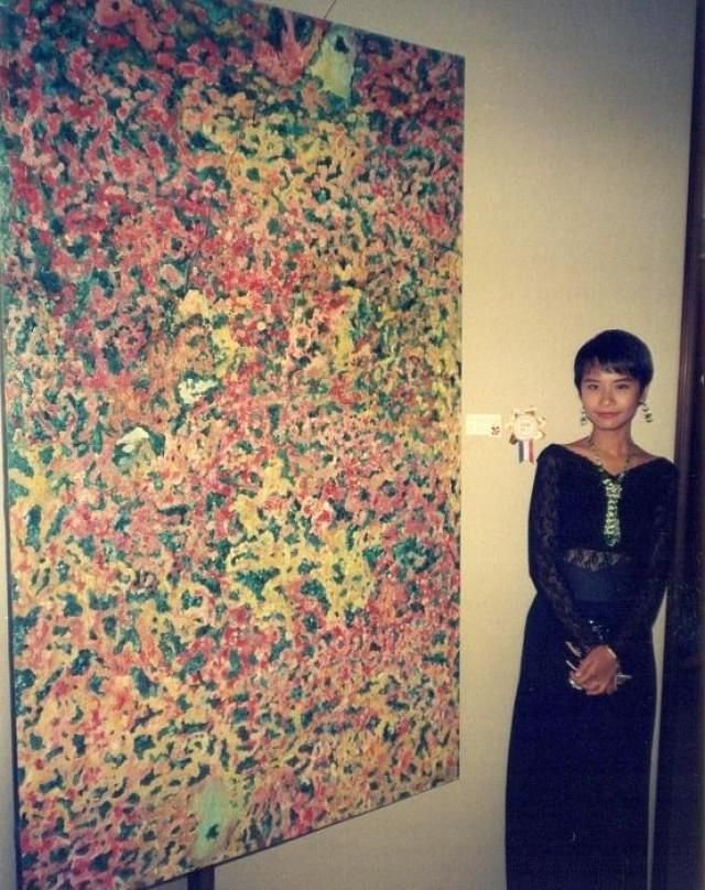 nilulunggati's tweet photo. remembering maningning miclat today. she was a poet, painter, teacher, and interpreter.

berso #2 is one of my favorite poems. it has saved me from many such times of extreme low depths. salamat maningning. your light still shines here. https://t.co/6oyy4DNJqE