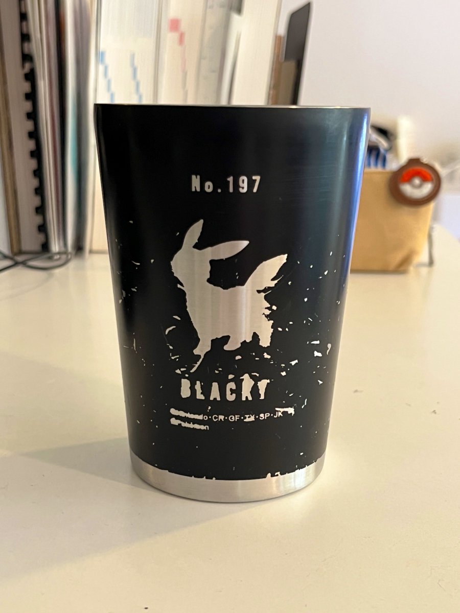 konmaiP's tweet photo. 長年我が家で過ごしてる耐久型ブラッキー https://t.co/gKliYzzYbW