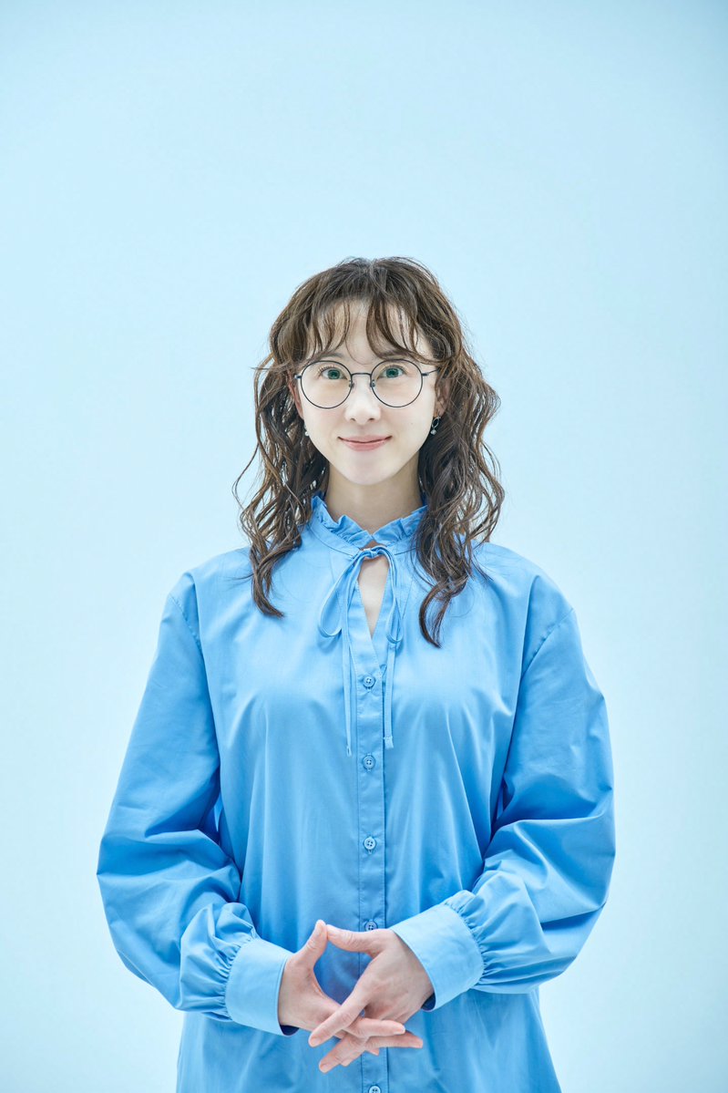 oricon's tweet photo. 松井玲奈 × 一ノ瀬颯 NHK夜ドラ
『青の花 器の森』キービジュアル公開❗️
⠀
主題歌は秦基博「フラグメンツ」
絵付け職人と孤高の陶芸家の恋を彩る
https://t.co/H8g1Ni8y3H
⠀
ドラマ『青の花 器の森』10/26(月)スタート https://t.co/pBJG2Jp8ko