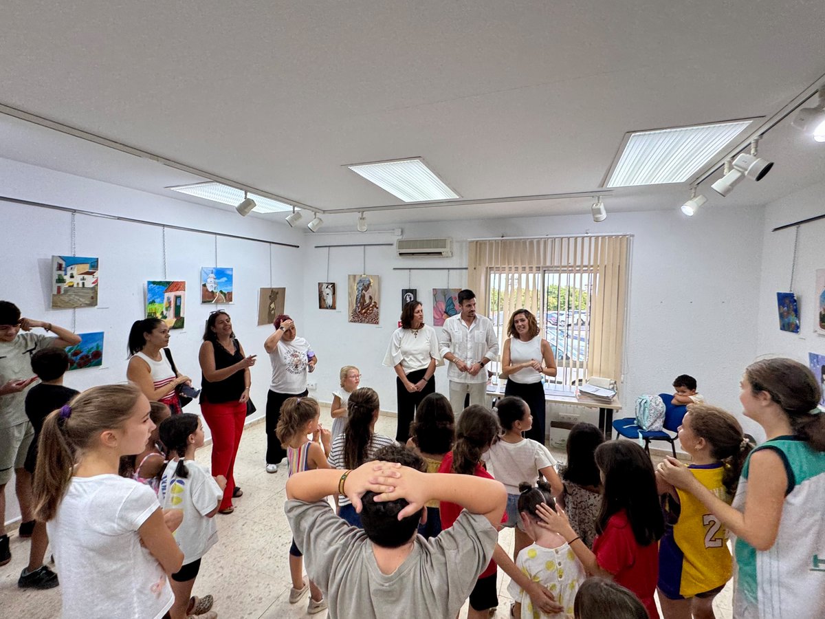 AytoAljaraque's tweet photo. 𝗟𝗮 𝗖𝗮𝘀𝗮 𝗱𝗲 𝗹𝗮 𝗖𝘂𝗹𝘁𝘂𝗿𝗮 𝘀𝗲 𝗹𝗹𝗲𝗻𝗮 𝗱𝗲 𝗮𝗿𝘁𝗲 𝗰𝗼𝗻 '𝗣𝗮𝗹𝗲𝘁𝗮 𝗱𝗲 𝗰𝗼𝗹𝗼𝗿𝗲𝘀'

Más ℹ️nformación https://t.co/dc5nunvqmd

#AljaraqueEnOtoño🍂
#AljaraqueCercaDeTi💙 https://t.co/Ux3jb9s0p8