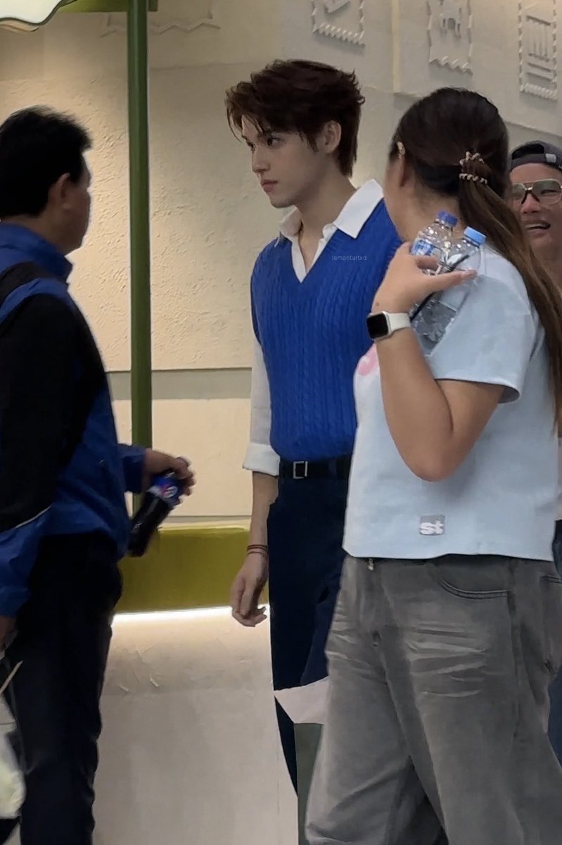 lemontartxd's tweet photo. เพื่อนเจอสกาย ไม่รุ้มาทำอะไรแต่หล่อมากก ՞⸝⸝>༥<⸝⸝՞　  

#skywongravee https://t.co/gvME9yB0kh