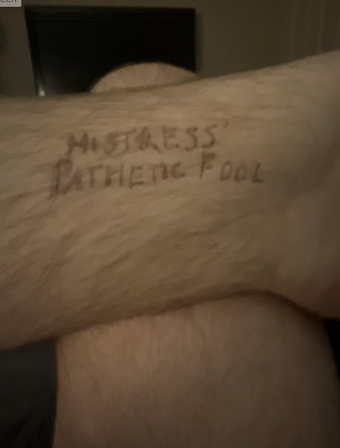 LizAmbar8's tweet photo. Such a big loser, well written on his ankle
All mine 🖤
Very pathetic and properly marked for enjoying the rest of the day thinking in miss
#mistress #submissive #pathetic #stupid #idiot #obedient #humiliation #fool #weak https://t.co/1RuW27gA5Q
