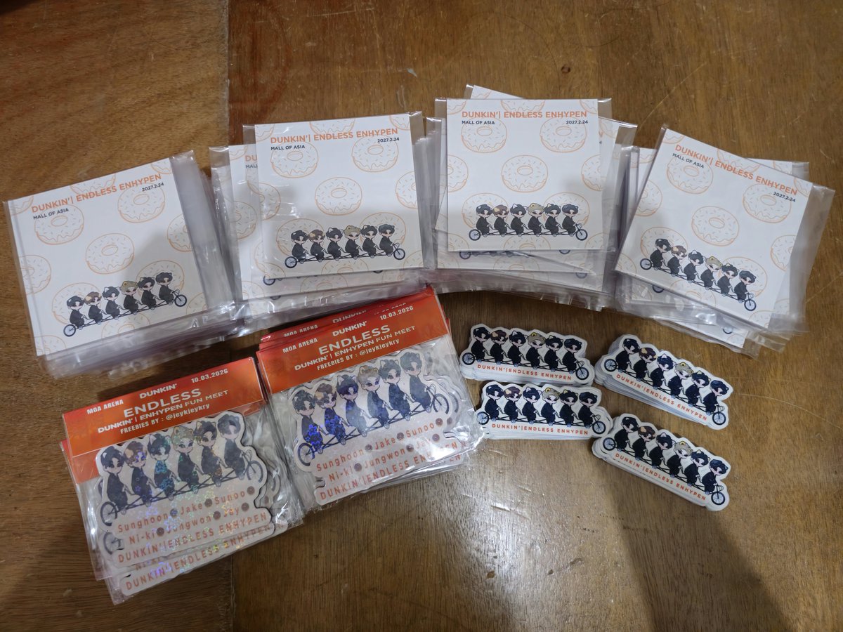 jeykjeykry's tweet photo. ♡ ENDLESS DUNKIN' | ENHYPEN FUN MEET ♡

♡ notepad, stickers, ref magnet

♡ 1:1 
♡ LIKE &amp; RETWEET
♡ LIMITED QTY
♡ open for TRADES 

♡ SEE YA 😻

Fan support by @jeykjeykry 
Art by : @bunmojanoo_

#DunkinPH #ENHYPEN_in_MNL #Dunkin_with_ENHYPEN https://t.co/xk9s1bfuzS