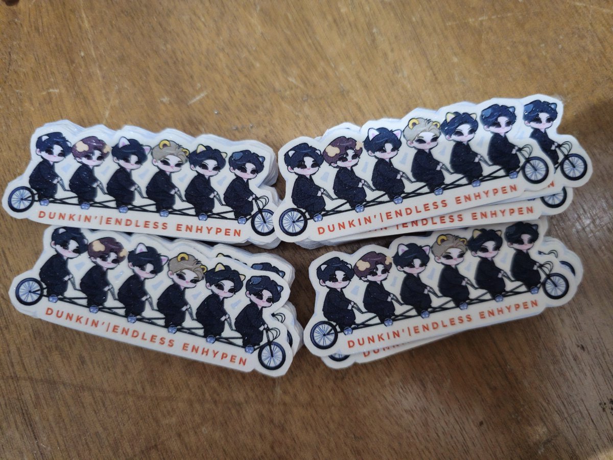 jeykjeykry's tweet photo. ♡ ENDLESS DUNKIN' | ENHYPEN FUN MEET ♡

♡ notepad, stickers, ref magnet

♡ 1:1 
♡ LIKE &amp; RETWEET
♡ LIMITED QTY
♡ open for TRADES 

♡ SEE YA 😻

Fan support by @jeykjeykry 
Art by : @bunmojanoo_

#DunkinPH #ENHYPEN_in_MNL #Dunkin_with_ENHYPEN https://t.co/xk9s1bfuzS