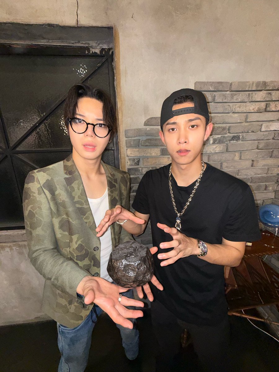 terjemahinRYUL's tweet photo. ‘2YULZ’ Ohyul dan Ryul bakal hadir sebagai guest di video podcast <DAMN!BULANCE> yang di-host oleh BOYNEXTDOOR 🤍

🔗 https://t.co/oEGlORjIZj

#률 #RYUL #롱샷 #LNGSHOT https://t.co/Dtggw2LYGT