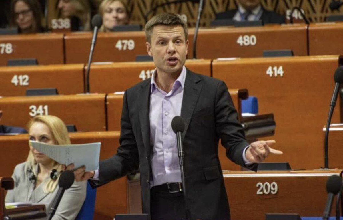 MartinKuban's tweet photo. 🇺🇦 📍Odessa: In May 2014 Aleksey Goncharenko, took part in the Odessa massacre, where 46 people were burned alive.
He was later elected to the Parliamentary Assembly of the Council of Europe.
These are the so-called "democrats" supported by the West.
See Ursula von der Leyen smiling....