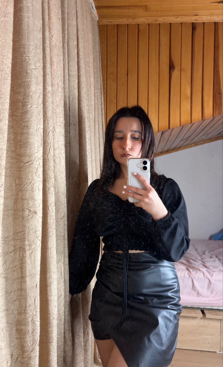 Melisaxit3's tweet photo. I am going to İŞ 😇

 #günaydın #YeniProfilResmi https://t.co/ndFEuwx9p7