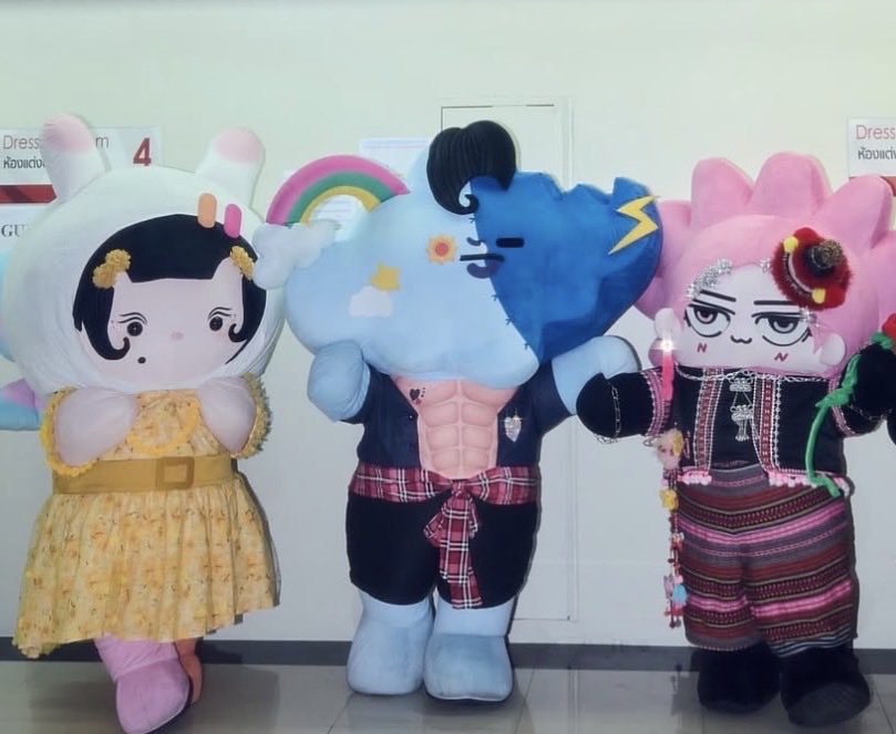 sekaicloud's tweet photo. This is basically Any, Smyle and Neona 😭 https://t.co/HBamYKa5vA