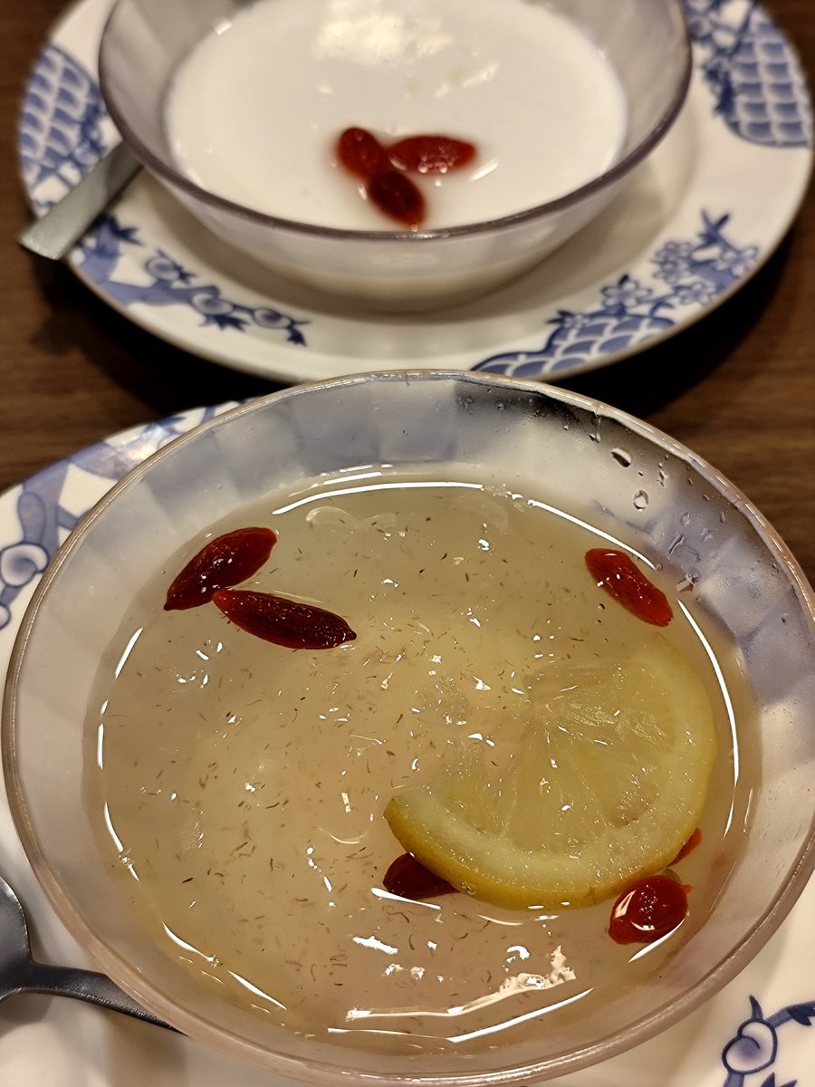 Rnyrg's tweet photo. バーミヤンのランチは税込110円で杏仁豆腐とオーギョーチが追加できるの地味にありがたい✨ https://t.co/O6m8YBakM9