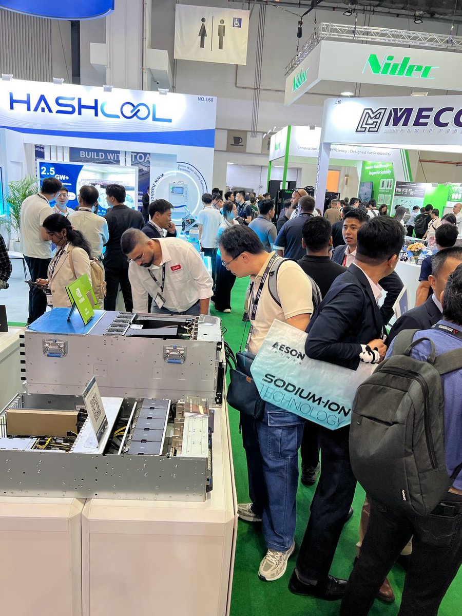 ASROCKRACK's tweet photo. The ASRock Rack team is at Data Centre World Asia (Booth L35) showcasing our NVIDIA® accelerated AI servers:

💠 8U16X-GNR2 B300 💠 4UXGM-GNR2 DIRECT 💠 4U16X-GNR2/DLC B300 💠 NVIDIA RTX PRO™ 4500 Blackwell Server Edition

#ASROCKRACK #DCW2026 #DataCentreWorld https://t.co/OK960l0Lwv