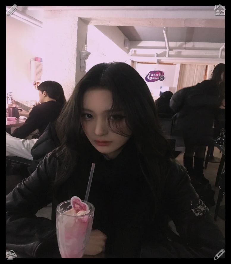 EEBV_gn's tweet photo. ⛷Production is not just about products, but also about joint safety training among colleaguesAs the months passed, Elara’s paintings gained recognition. A gallery owner from the mainland saw her work online—paintings of the lighthouse, the sea, Thomas—and invited her to have https://t.co/11gWYzaHkQ