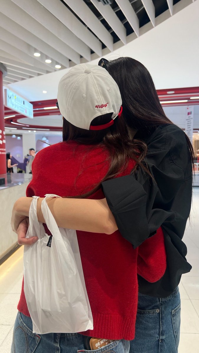 TheEarth4E's tweet photo. ถ้าความคิดถึงมัน … คนได้จริงๆ พี่แอปน้องมิ้มเติมกันไม่พักเลย คิดอะไรไม่เท่า “คิดถึง”

#AppleMim
#Applelapisara #Mimpanthita https://t.co/NUQ7ygGcUj