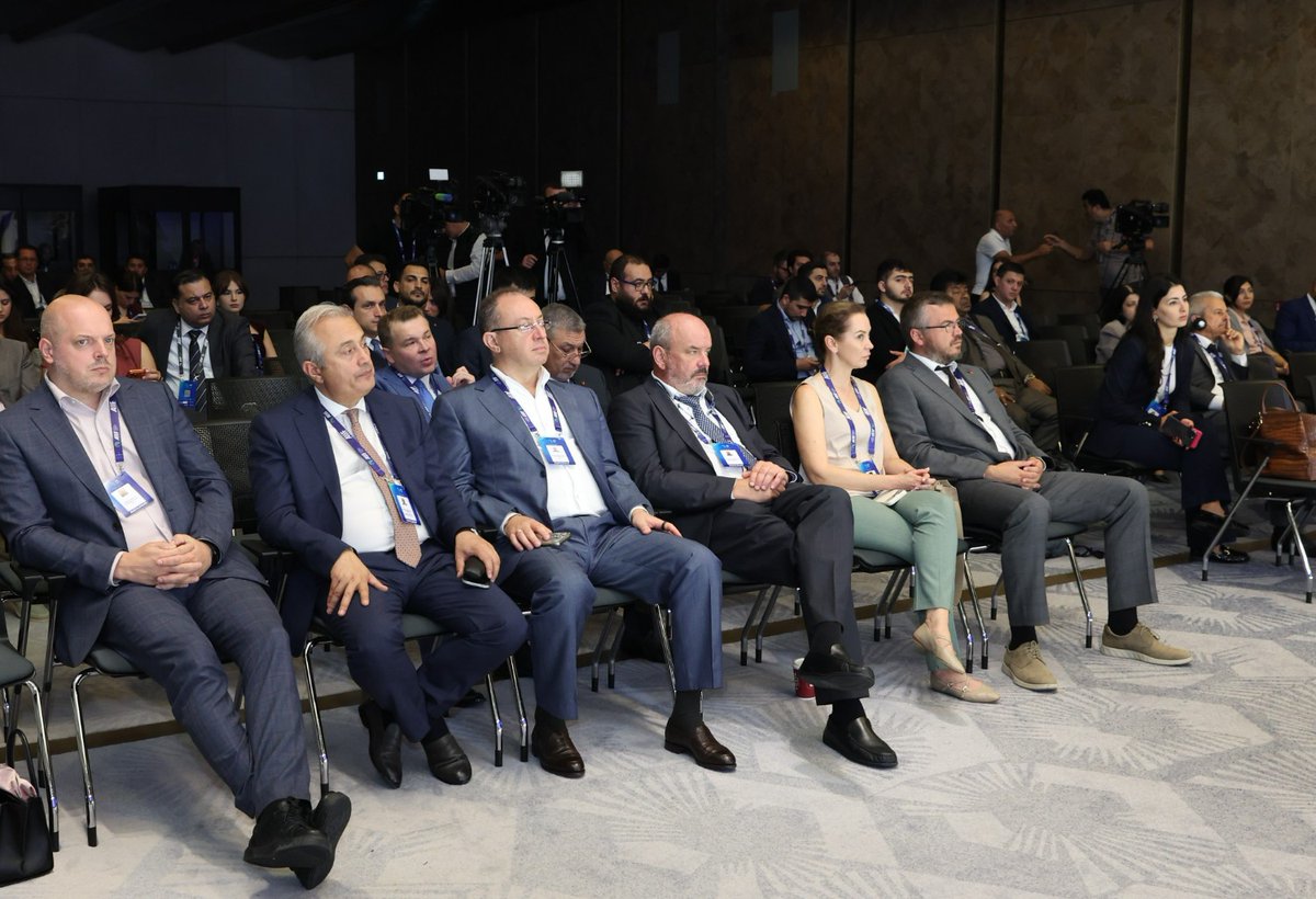 azpromoaz's tweet photo. Qeyri-maddi investisiyaların iqtisadi artımda rolu müzakirə olunub.

Ətraflı - https://t.co/m1srrorgAQ

#EconomyAz #AZPROMO #AIIF2026 https://t.co/oTSJ60Qw3s
