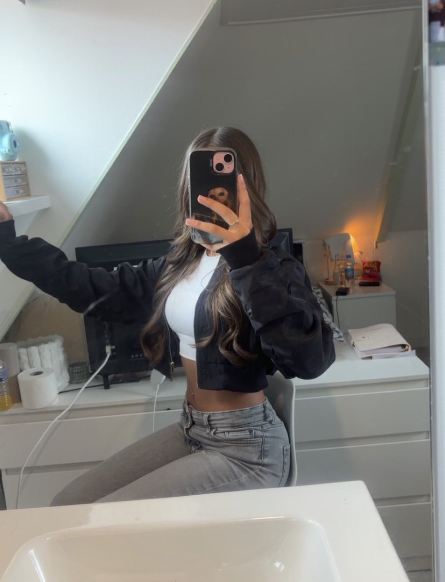 Jadefindomnl's tweet photo. Vandaag school tot 12😴
Gedraag jullie even als goede slaafjes en betaal m’n ontbijtje en redbull💅

—
FindomNL Meesteres GoddessNL Goddess Findom #FindomNL #Meesteres https://t.co/cCirrjm9u9