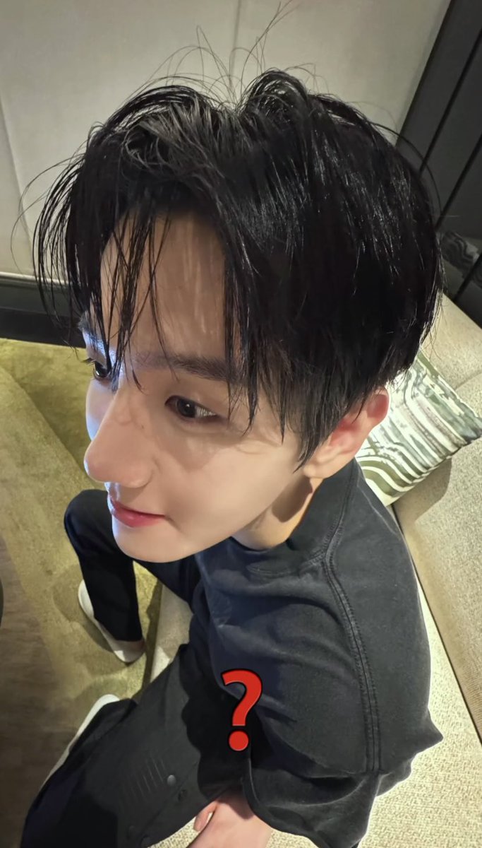 kimleeplay's tweet photo. จมูกสวย ตาแป๋ว แต่ท่านั่งอย่างแมน อั่ยเมะลุ้กม๋า 5555555555555555 https://t.co/XR5TtVAa6w