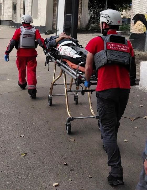 RedCrossUkraine's tweet photo. ⚡️ Ukrainian Red Cross emergency response volunteers worked alongside @SESU_UA following a Russian attack on #Zaporizhzhia. They surveyed the area and provided first aid and psychological first aid to injured people. #NotATarget #EmergencyResponse https://t.co/4q6cxERwoI
