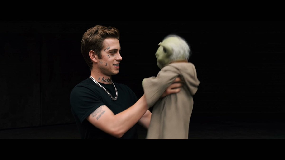 lilvadercoin's tweet photo. Found the green frog man https://t.co/k5dzjnMtiS