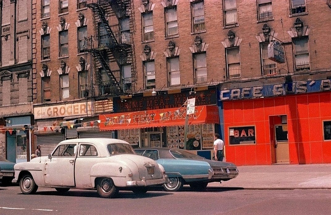 GiulietteR48567's tweet photo. Gus's Cafe, Harlem, 1985 - Matt Weber https://t.co/R6N6KVD6SI
