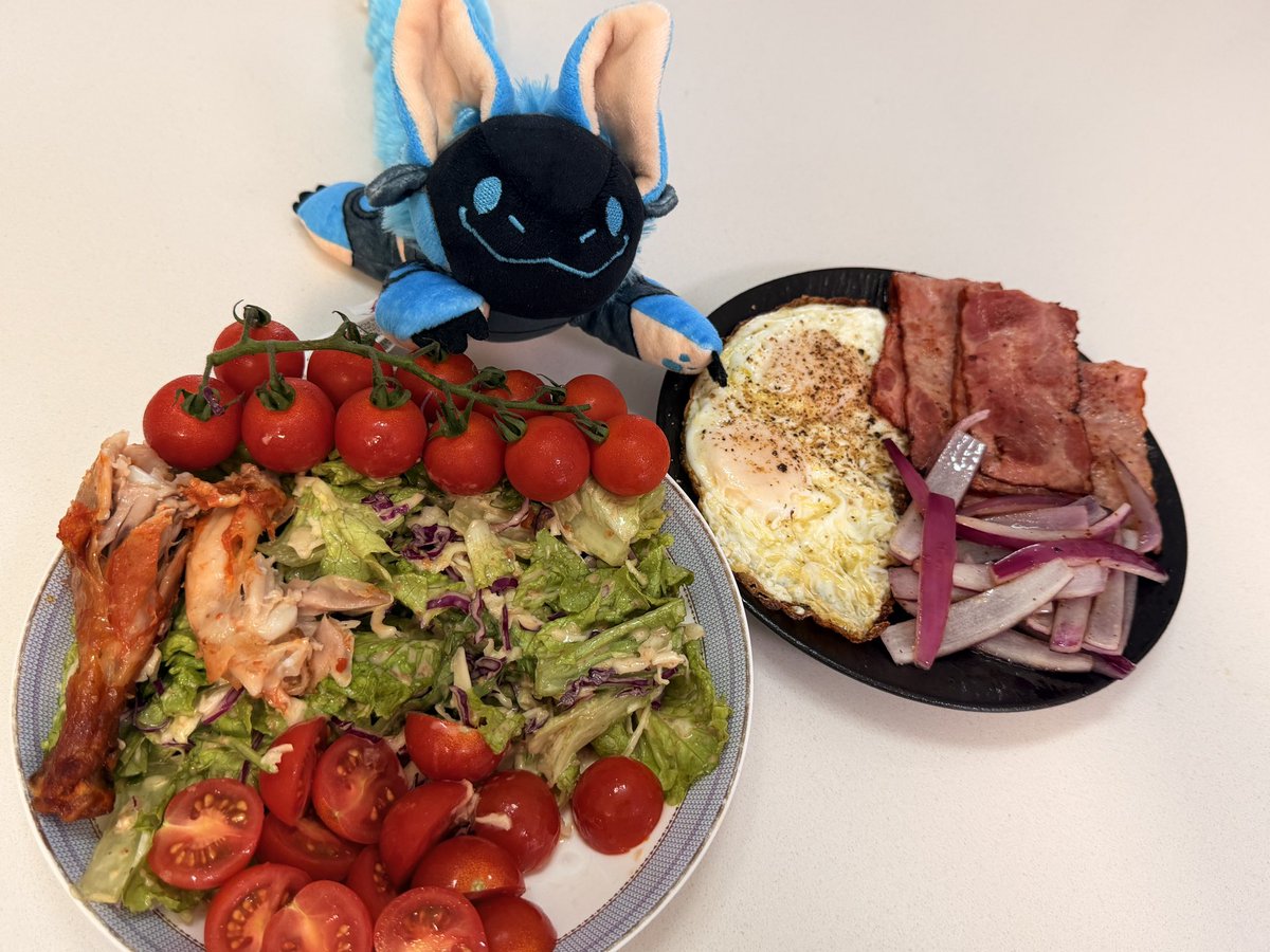 halicinnoyce's tweet photo. 吃吃吃吃吃🫳🍴🤏 https://t.co/a0YhPuu17i
