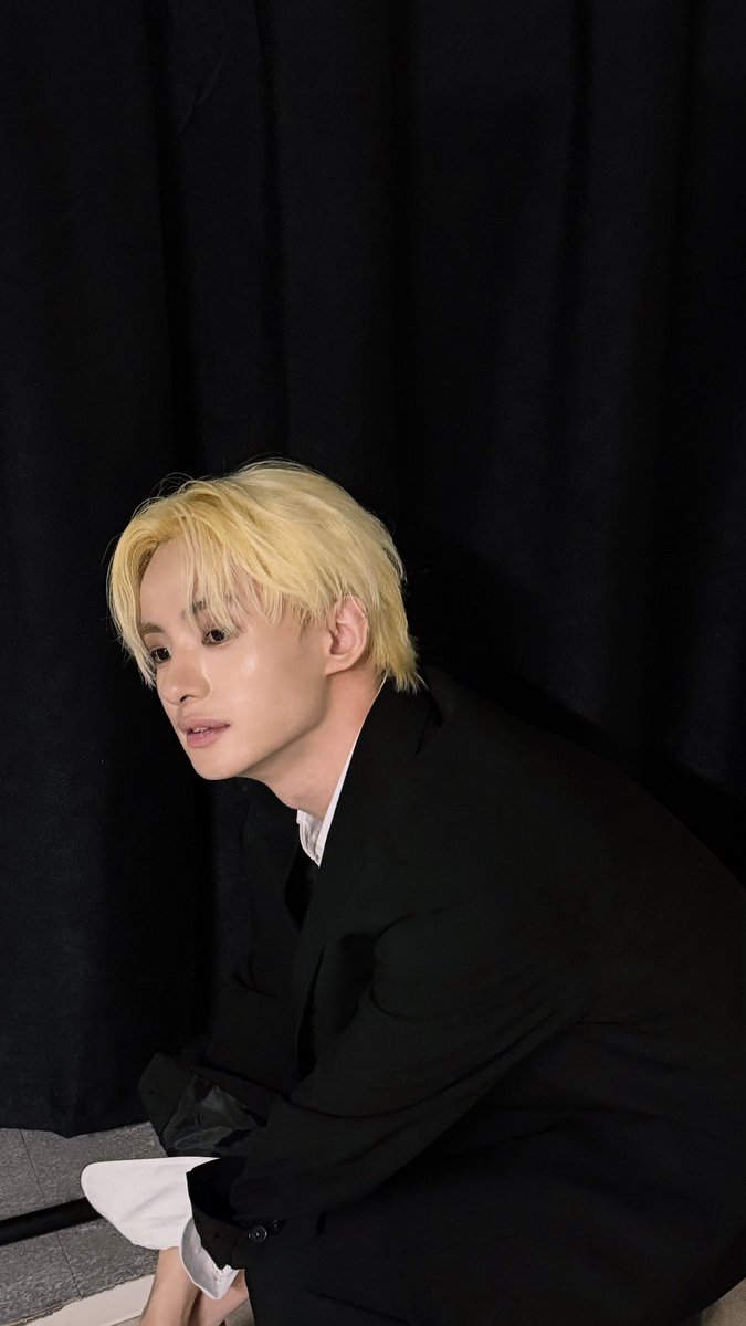 ehuneee's tweet photo. #MUL #에뮤엘 
✨🖤 https://t.co/fzcUepcsTX