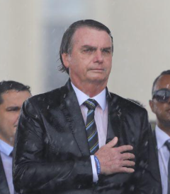 kimpaim's tweet photo. Jair Messias Bolsonaro

Preso, torturado, silenciado.

Vencerá a eleição. https://t.co/ZebOIWe8vV