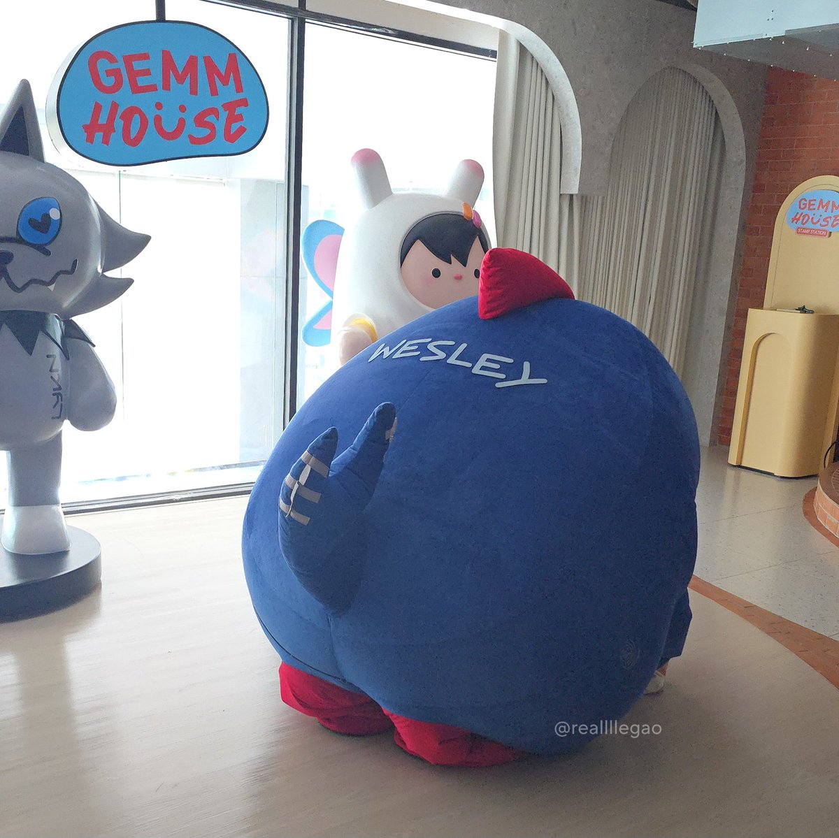 reallllEGAO's tweet photo. ก้อนอะไยงะ ? 
#GEMMHOUSE #WESLEY https://t.co/Hde54x0CQz
