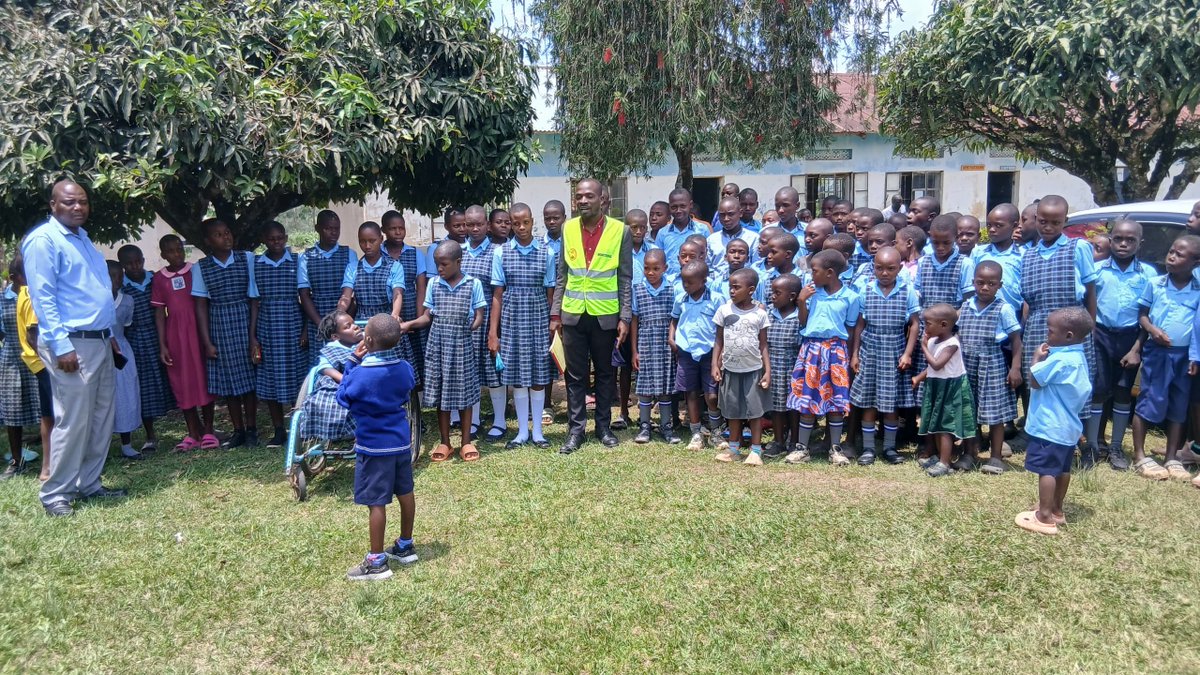 katosserusiba25's tweet photo. Yesterday, @Onc_nrm1 Coordinator Mr. Muhumuza Michael Kush, under Hajjat Hadijja Namyalo, monitored schools in Sheema South: Rwanama, Bugongi Central, and Kyarugome Primary Schools.

Enrollment has slightly dropped due to long distances and negative parental attitudes.

Kyarugome P/S urgently needs classroom blocks, staff quarters and water tanks , it has never received government support.

He also visited Rwampororo Memorial P/S in Sheema Municipality where learning was ongoing.

Overall, pupils are in school and studying. @JanetMuseveni @MuyingoDr33246