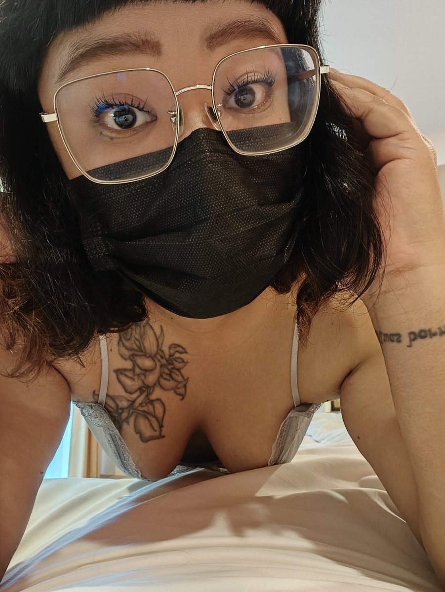 ChubbyPJB's tweet photo. Can I be a hot nerd? 😝 https://t.co/B9rtNVQnR5