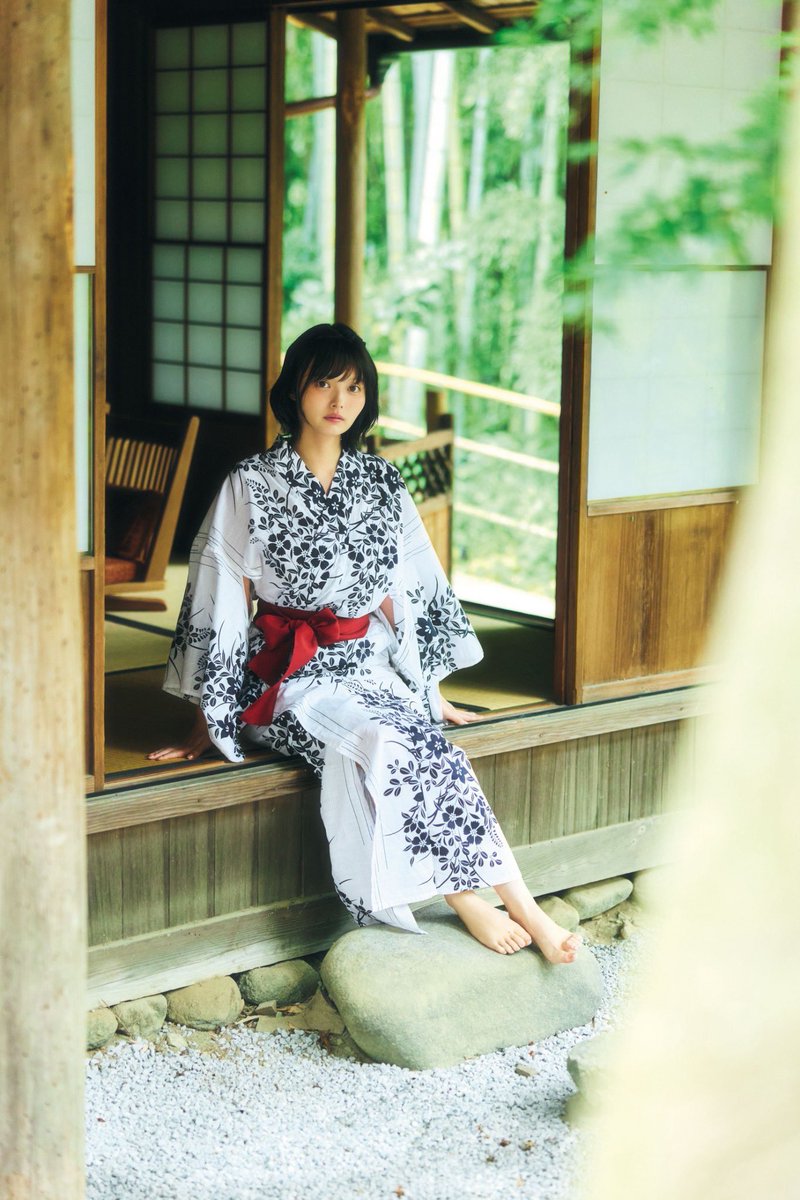 suzuran_ro's tweet photo. 【 お知らせ 】

本日(9/29)発売のグラビアザテレビジョンにて
表紙を担当させていただきました！✨️

今回は温泉宿に行ってきたよ♨️
ぜひチェックしてね〜!!
#Gテレ https://t.co/lojnlrYqU9