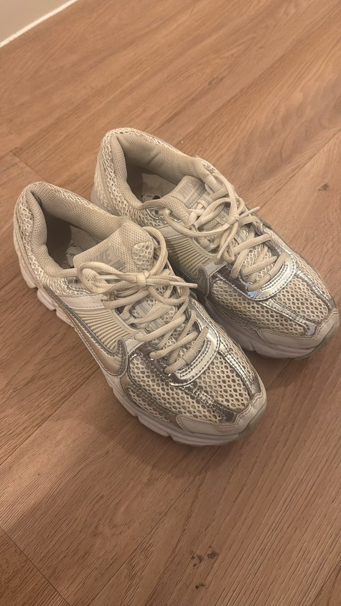 GoddessMaria93's tweet photo. My super worn gym trainers for sale https://t.co/uOu7yUyZRE