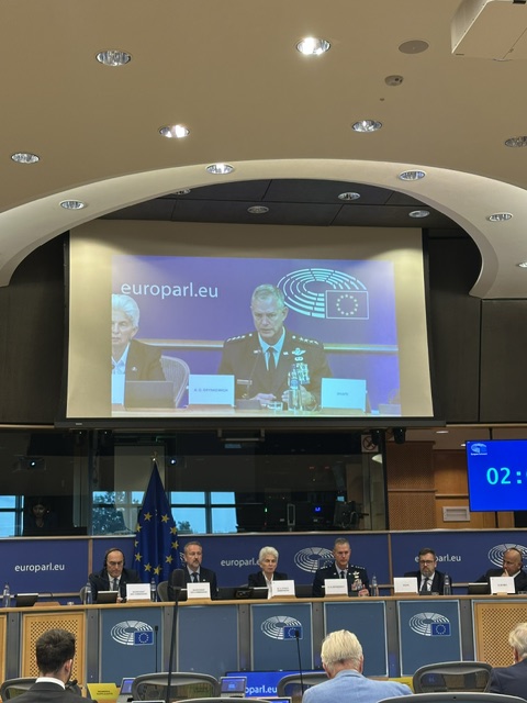 USAmbEU's tweet photo. It was great to attend @SHAPE_NATO General Grynkewich’s briefing to the @Europarl_EN.  Close ties between NATO and the EU remain a top priority for the United States. I urge the EU to view all NATO Allies as trusted partners in EU defense programs.  We can accomplish more—on defense and so much else—together.