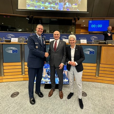 USAmbEU's tweet photo. It was great to attend @SHAPE_NATO General Grynkewich’s briefing to the @Europarl_EN.  Close ties between NATO and the EU remain a top priority for the United States. I urge the EU to view all NATO Allies as trusted partners in EU defense programs.  We can accomplish more—on defense and so much else—together.