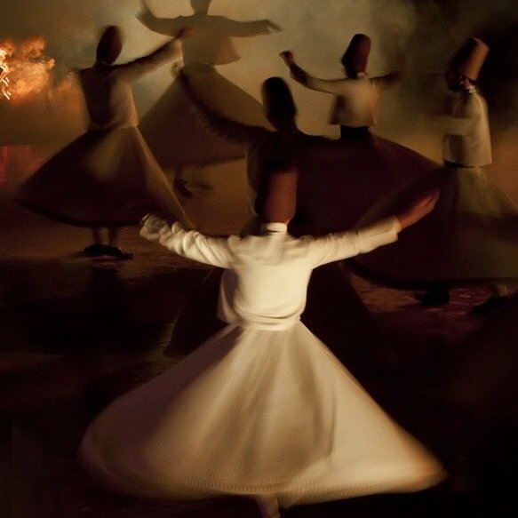 RumiArab's tweet photo. أُريدُ لِمَن أُحِبُّ أن يكونَ حُرًّا،
حتى منِّي.
أتدري…
مَنِ الذي إذا علَّمتَه الطيران، طارَ ثم عادَ إليك؟
إنَّهُ ذاكَ الذي وجدَ فيكَ حُرِّيَّتَه.

— جلال الدين الرومي https://t.co/fugC1CdFmO