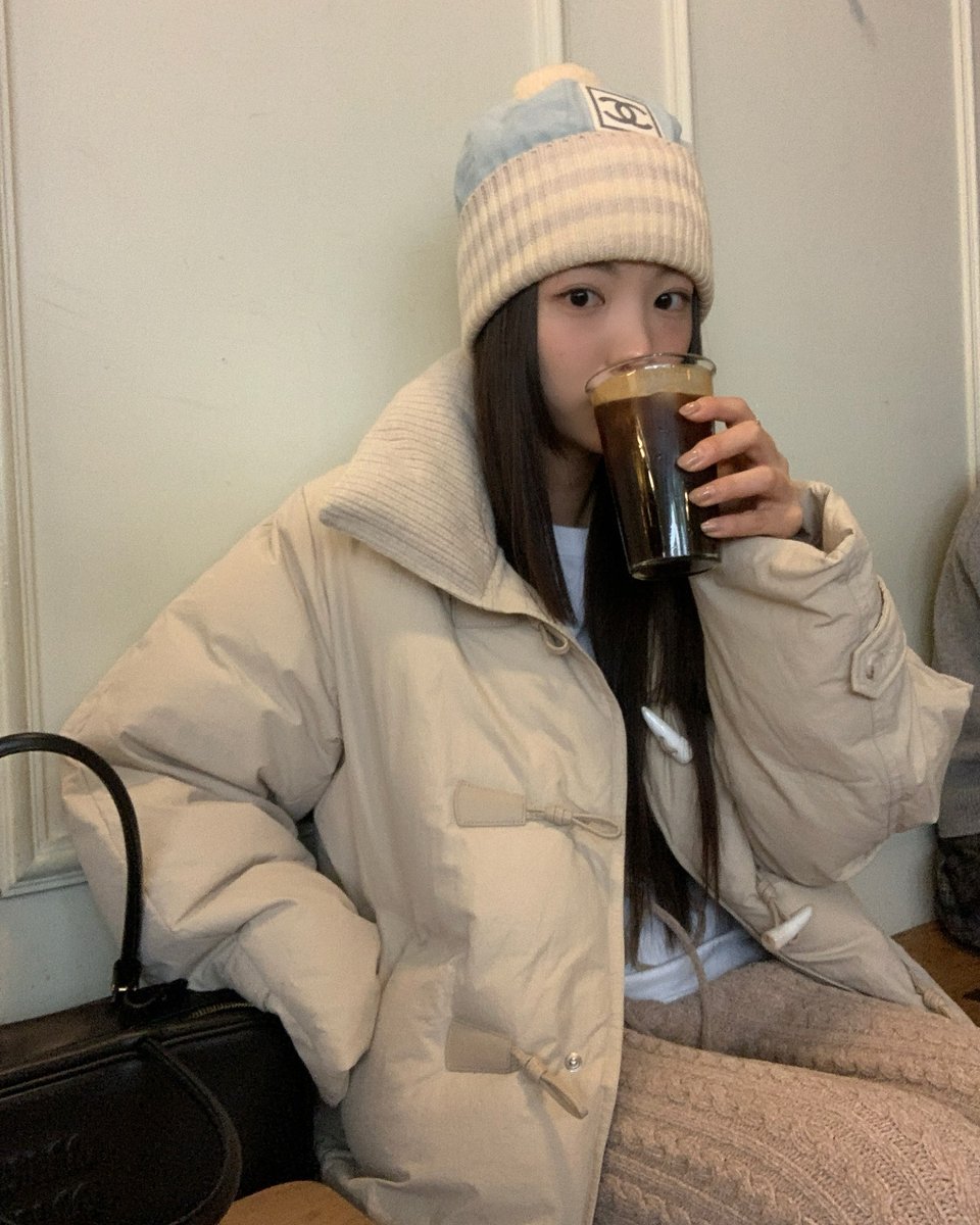 indiaa_maneeaah's tweet photo. 夢を追いかけるのに遅すぎるということは絶対にない。みんなの意見も聞かせてね。 💧🙌
JgmQ https://t.co/0Mur8IjSkJ