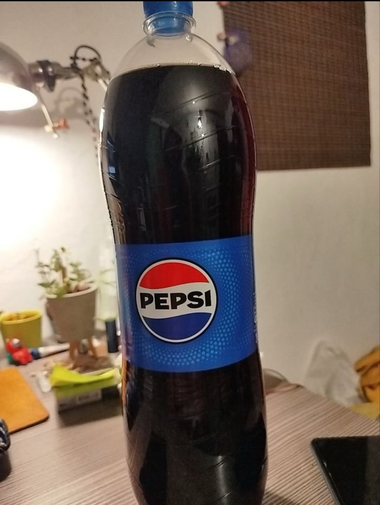 _B4B4_1's tweet photo. " No long Taik, Pepsi cold pass your ex heart" https://t.co/ncKpdZ5Hhq