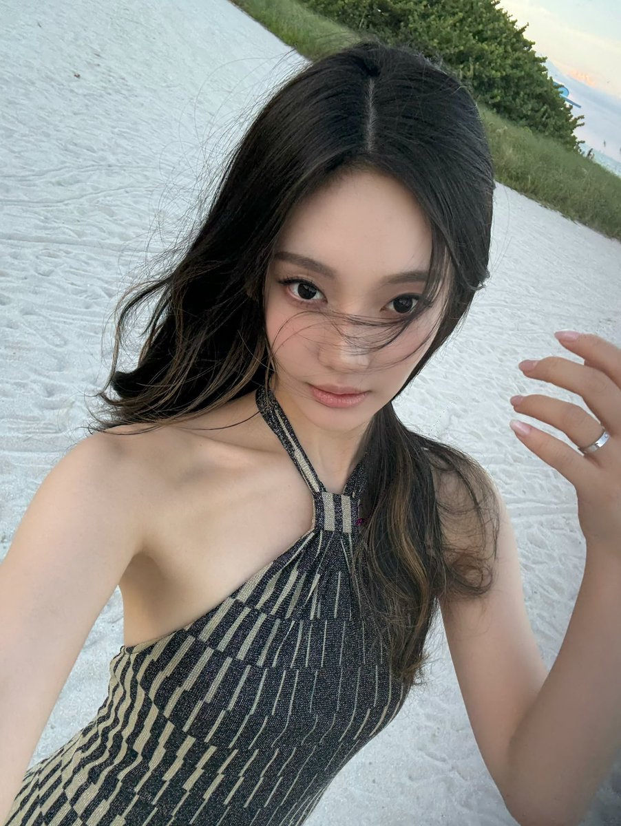 Ningnqng's tweet photo. Sunshine to moonlight. https://t.co/aW9yFxdJJk