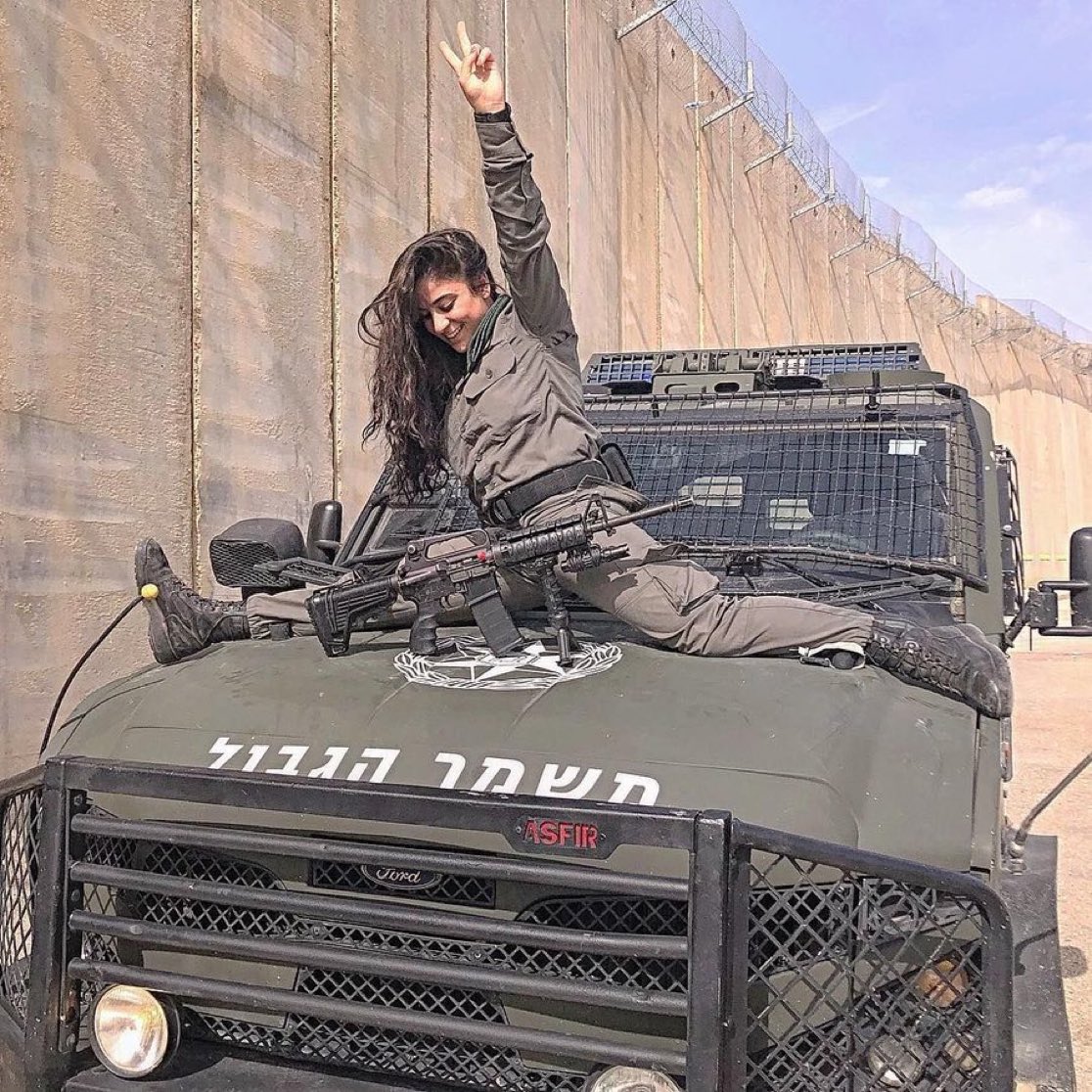 KARINGOLANghsg's tweet photo. Our eyes are on you.. for your safety and to preserve your lives  
🇮🇱 Have a happy day from the Israel and the IDF 🇮🇱🪖 https://t.co/80tifkoB8Z