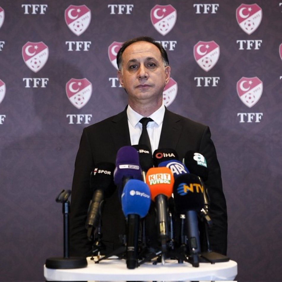 Armaicinkavga's tweet photo. Hakkındaki İddialar ;

- Evrakta Sahtecilik ‼️

- Süperlig hakemlerine baskı mobbing ‼️

- Bahis Sitesine Üyelik ‼️

Bu iddialar gerçekse son 4 yıl ciddi şekilde incelenmeli.. https://t.co/OQUfXegiLY