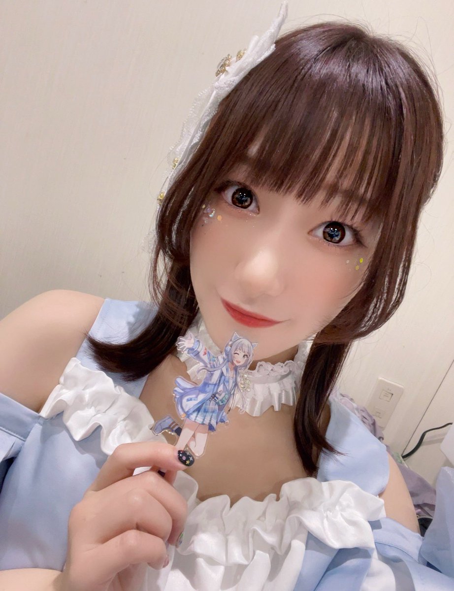 okasakimiho_PR's tweet photo. 千寿いろはちゃんを演じながら、同じ役者としていろんな気持ちをいただきました。
センスの無い中で仲間を想いながら自分の色を見つけようと頑張るいろはが大好きです。
サービスが終了しても、この世界でいろはは劇団電姫のみんなと楽しく演じていると思うと、寂しいけど寂しくないよ！
夢ステ大好きです！3年間ありがとうございました！(みほ)